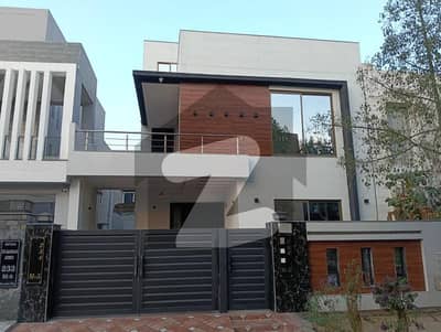 لیک سٹی رائیونڈ روڈ,لاہور میں 5 کمروں کا 10 مرلہ مکان 1.95 لاکھ میں کرایہ پر دستیاب ہے۔