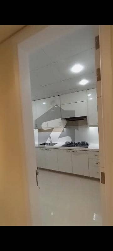 لکی وَن آپارٹمنٹ راشد منہاس روڈ,کراچی میں 3 کمروں کا 8 مرلہ فلیٹ 1.65 لاکھ میں کرایہ پر دستیاب ہے۔