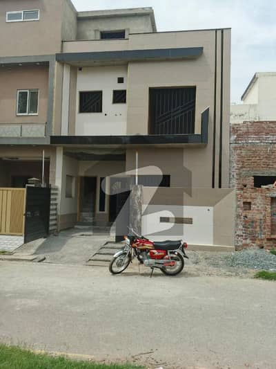 3 MARLA BRAND NEW MODERN DESIGN GREY STRUCTURE HOUSE MOST BEAUTIFUL PRIME LOCATION FOR SALE CONFIRMED OWNER BUILDER HOUSE IN NE LAHORE CITY PHASE 2