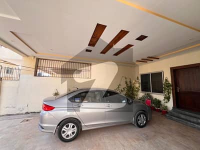 بنی گالہ اسلام آباد میں 3 کمروں کا 17 مرلہ مکان 3.95 کروڑ میں برائے فروخت۔