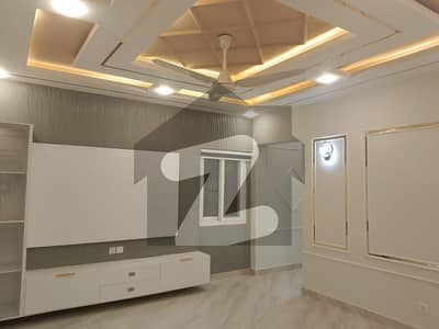 ڈی ایچ اے فیز 6 ڈی ایچ اے ڈیفینس,کراچی میں 3 کمروں کا 8 مرلہ فلیٹ 2.1 لاکھ میں کرایہ پر دستیاب ہے۔