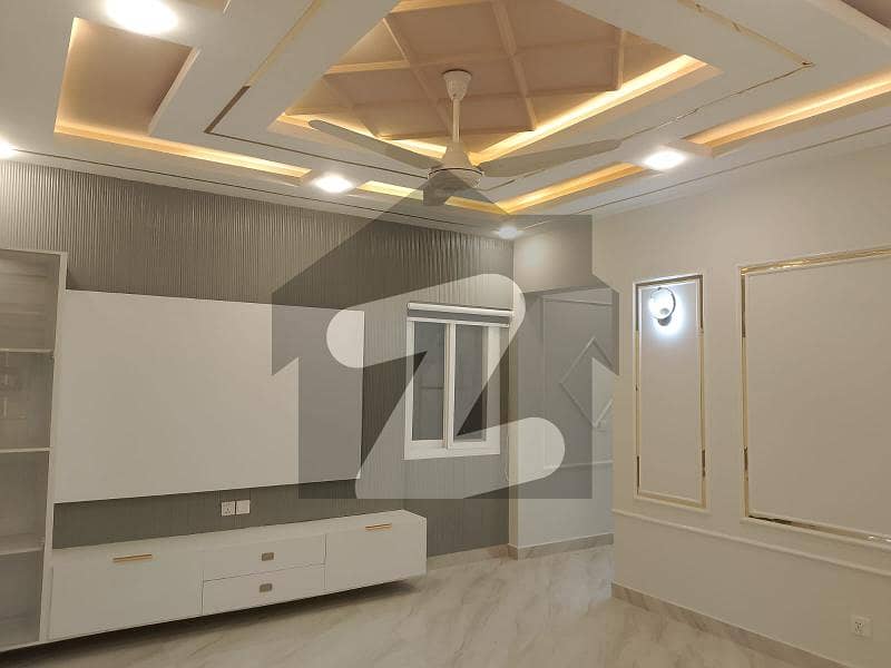 3 Bed Dd Apartment With Lift Car Parking 3 Bed Dd Apartment With Lift Car Parking