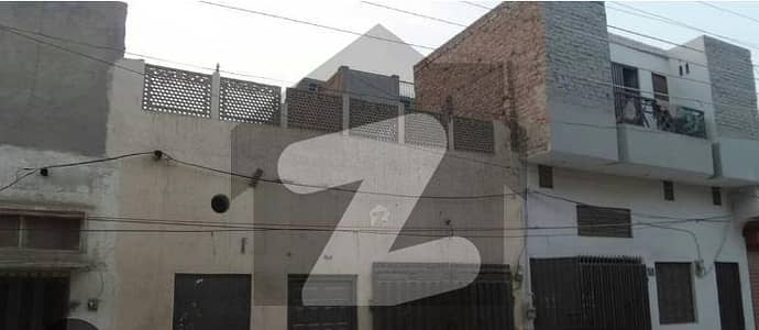 Own A House at An Ideal Location Of Lahore