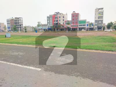 خیابانِ امین ۔ بلاک بی خیابانِ امین,لاہور میں 10 مرلہ کمرشل پلاٹ 14.0 کروڑ میں برائے فروخت۔