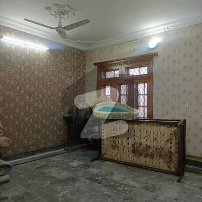 10 marla groud portion available for rent gated colony