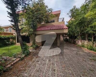 Old Livable House on 500 SQYD in Prime F-7