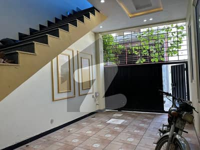 بنی گالہ اسلام آباد میں 2 کمروں کا 5 مرلہ مکان 45.0 ہزار میں کرایہ پر دستیاب ہے۔