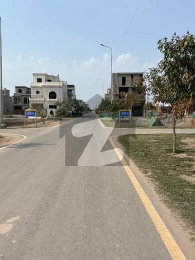 5 MARLA OVERSEAS BLOCK HOT LOCATION PLOT FOR SALE