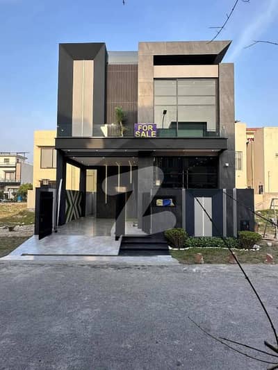 GOLDEN CHANCE FOR INVESTMENT ULTRA LUXURY 5 MARLA BEAUTIFULL HOUSES AVAILABLE FOR SALE IN DHA LAHORE