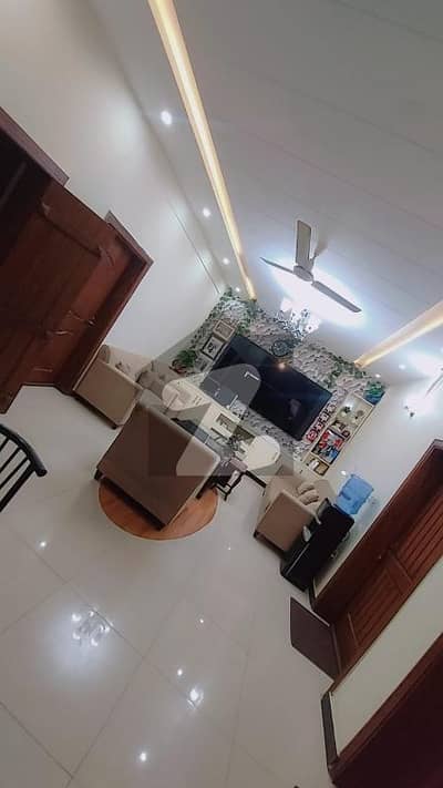 بحریہ انکلیو بحریہ ٹاؤن,اسلام آباد میں 7 کمروں کا 10 مرلہ مکان 5.9 کروڑ میں برائے فروخت۔