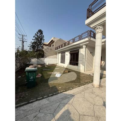 One Kanal Demolish Able House Available For Sale 90 Feet Road Hot Location