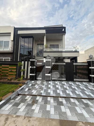 10 Marla Luxury Ultra Modern House Available For Sale in Citi Housing Sialkot