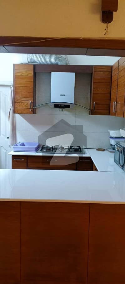 باتھ آئی لینڈ کراچی میں 2 کمروں کا 8 مرلہ فلیٹ 1.8 لاکھ میں کرایہ پر دستیاب ہے۔