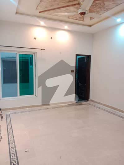 Independent upper portion for rent at the prime location in saddar officer colony