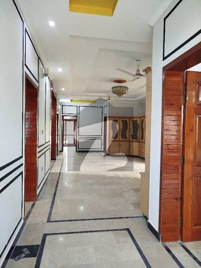 E-11 House 7 Bed DD TvL SQ 2Kitchen Rent 4.25 Lac