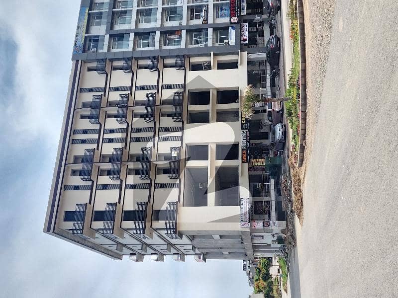 ٹاپ سٹی 1 اسلام آباد میں 4 مرلہ دفتر 2.5 کروڑ میں برائے فروخت۔ ٹاپ سٹی 1 اسلام آباد میں 4 مرلہ دفتر 2.5 کروڑ میں برائے فروخت۔