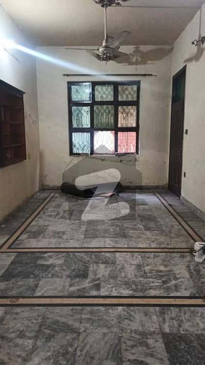 شوکت ٹاؤن لاہور میں 2 کمروں کا 5 مرلہ زیریں پورشن 38.0 ہزار میں کرایہ پر دستیاب ہے۔