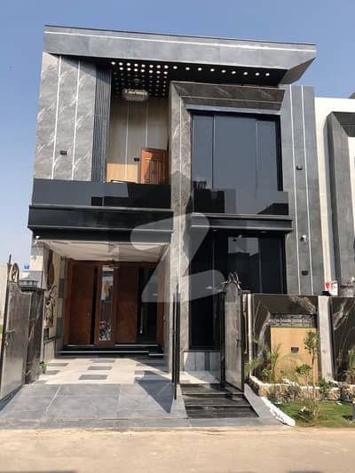 5 Marla Brand New Modern Design Lavish House For Sale In Park View City Lahore | For Discounted Price And Original Pictures Download The App "Signature Lands".