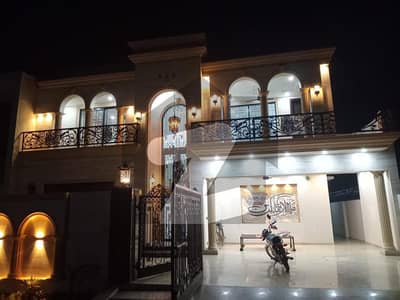 نیسپاک سکیم فیز 3 ڈیفینس روڈ,لاہور میں 5 کمروں کا 1 کنال مکان 5.5 کروڑ میں برائے فروخت۔