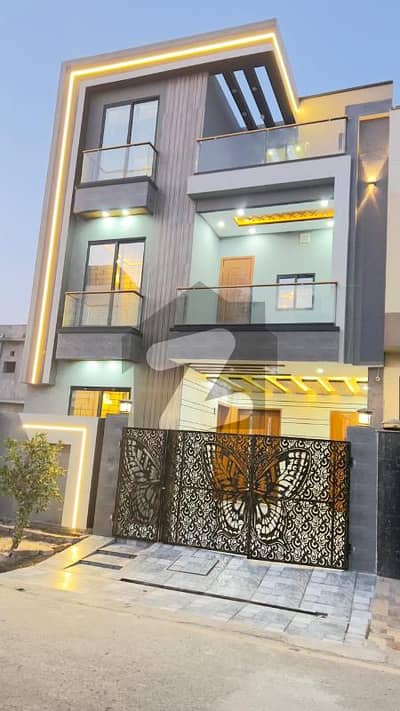 5 Marla Brand New Modern Design Lavish House For Sale In Park View City Lahore | For Discounted Price And Original Pictures Download The App "Signature Lands".