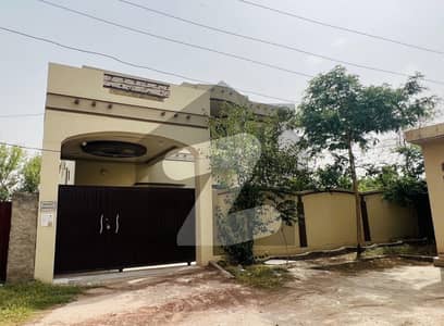 ملتان پبلک سکول روڈ ملتان میں 10 مرلہ مکان 1.25 کروڑ میں برائے فروخت۔