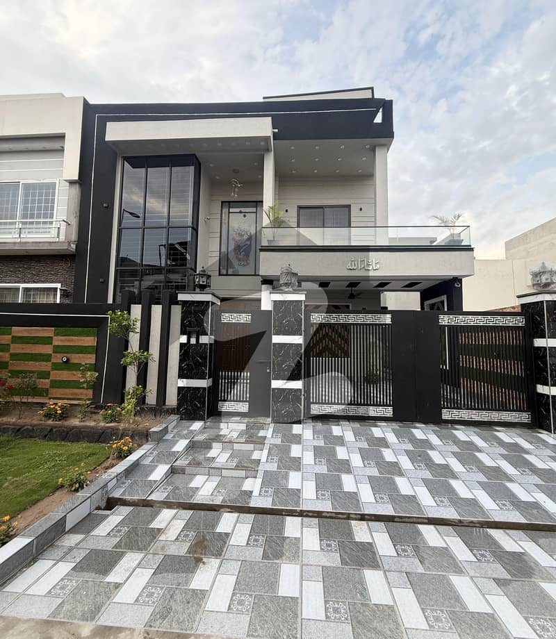 10 Marla Ultra Modern House Available For Sale 10 Marla Ultra Modern House Available For Sale