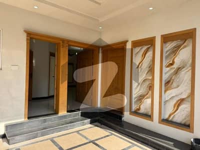 بحریہ انکلیو بحریہ ٹاؤن,اسلام آباد میں 5 کمروں کا 10 مرلہ مکان 4.65 کروڑ میں برائے فروخت۔