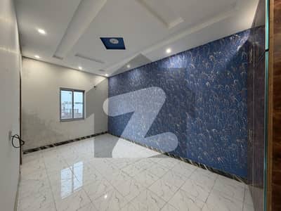 338 Square Feet Flat For Sale (3rd Floor) Near Sabzazar Scheme