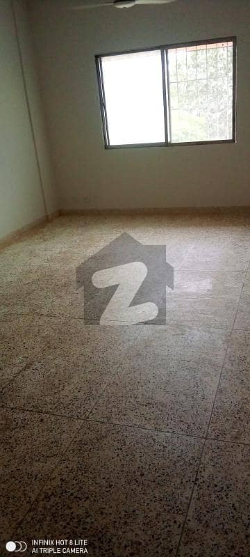 Clifton block 2 three bedroom appartment for rent