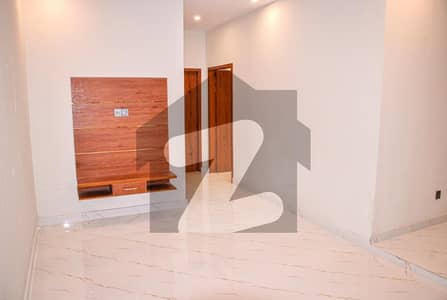 پشاور روڈ راولپنڈی میں 2 کمروں کا 5 مرلہ فلیٹ 54.16 لاکھ میں برائے فروخت۔