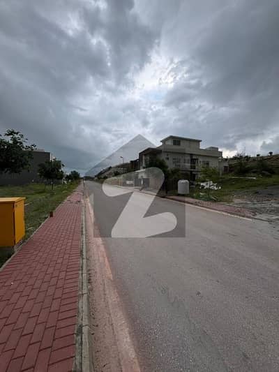 بحریہ انکلیو بحریہ ٹاؤن,اسلام آباد میں 8 مرلہ رہائشی پلاٹ 1.1 کروڑ میں برائے فروخت۔