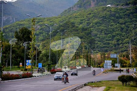 ایف ۔ 7 اسلام آباد میں 2 کنال رہائشی پلاٹ 64.0 کروڑ میں برائے فروخت۔