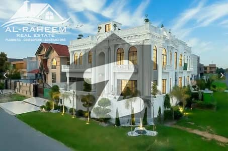 25 MARLA BRAND NEW ROYAL FULL BASEMENT AND FULLY FULLY FURNISHED BANGALOW WITH HUGE LAWN FOR SALE NEAR TO PARK.