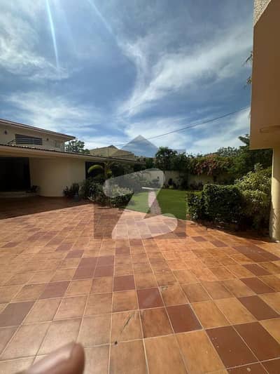 ڈی ایچ اے فیز 6 ڈی ایچ اے ڈیفینس,کراچی میں 6 کمروں کا 2 کنال مکان 16.0 لاکھ میں کرایہ پر دستیاب ہے۔