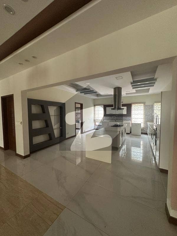 1000 Yards Luxury House For Rent 1000 Yards Luxury House For Rent