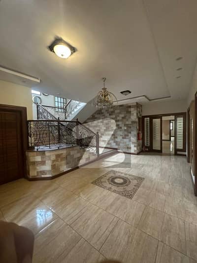 ڈی ایچ اے فیز 6 ڈی ایچ اے ڈیفینس,کراچی میں 6 کمروں کا 2 کنال مکان 12.0 لاکھ میں کرایہ پر دستیاب ہے۔