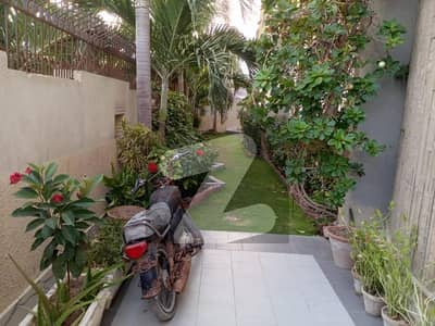 ڈی ایچ اے فیز 6 ڈی ایچ اے ڈیفینس,کراچی میں 5 کمروں کا 1 کنال مکان 13.75 کروڑ میں برائے فروخت۔