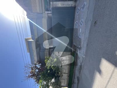 حیات آباد فیز 3 حیات آباد,پشاور میں 7 کمروں کا 10 مرلہ مکان 4.4 کروڑ میں برائے فروخت۔