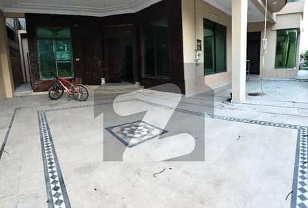 گلریز ہاؤسنگ سکیم راولپنڈی میں 4 کمروں کا 1 کنال زیریں پورشن 80.0 ہزار میں کرایہ پر دستیاب ہے۔