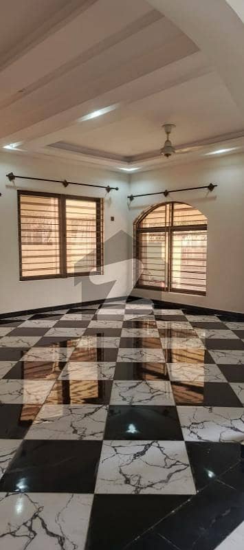 جی ۔ 15 اسلام آباد میں 7 کمروں کا 1 کنال زیریں پورشن 1.35 لاکھ میں کرایہ پر دستیاب ہے۔