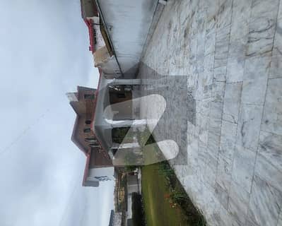 hayatabad phase 1 sector E1 2 kanal house available for rent