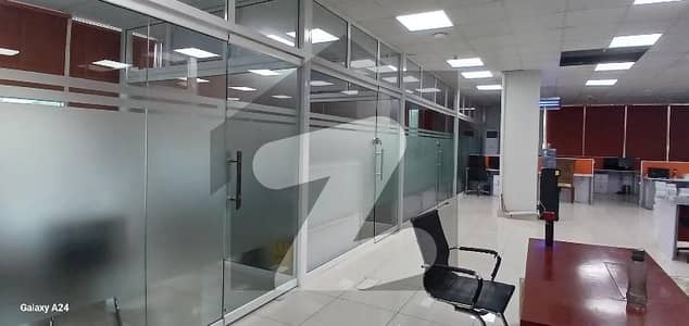 شاہراہِ فیصل کراچی میں 16 مرلہ دفتر 9.0 لاکھ میں کرایہ پر دستیاب ہے۔