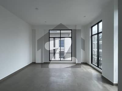 ڈی ایچ اے فیز 8 ڈی ایچ اے ڈیفینس,کراچی میں 5 مرلہ دفتر 2.0 لاکھ میں کرایہ پر دستیاب ہے۔