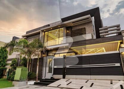 پارک ویو سٹی لاہور میں 5 کمروں کا 10 مرلہ مکان 3.25 کروڑ میں برائے فروخت۔