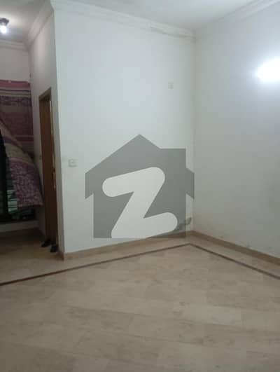 جی ۔ 9/2 جی ۔ 9,اسلام آباد میں 2 کمروں کا 5 مرلہ زیریں پورشن 80.0 ہزار میں کرایہ پر دستیاب ہے۔