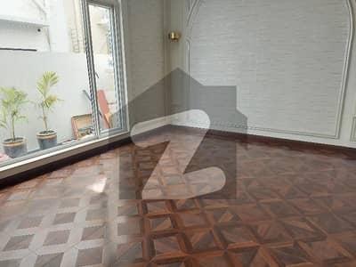 ڈی ایچ اے فیز 7 ڈیفنس (ڈی ایچ اے),لاہور میں 5 کمروں کا 1 کنال مکان 3.25 لاکھ میں کرایہ پر دستیاب ہے۔