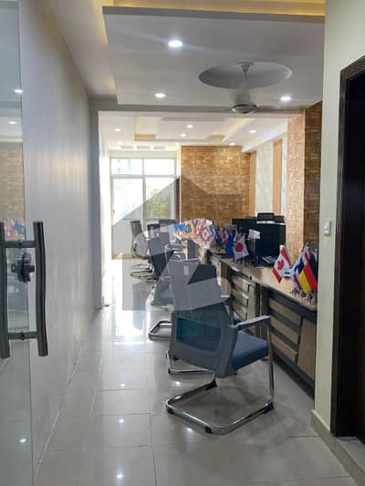 جی ۔ 11 مرکز جی ۔ 11,اسلام آباد میں 2 مرلہ Studio دفتر 37.5 ہزار میں کرایہ پر دستیاب ہے۔