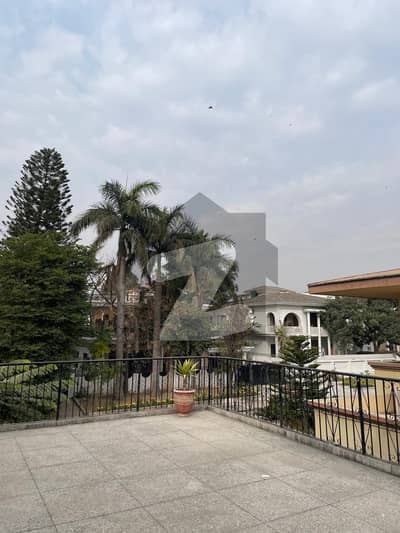 F-10 666 Yards Fully Furnished Upper Portion