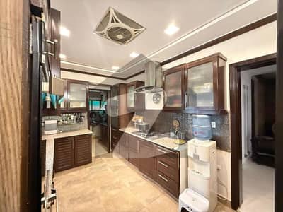 10 Marla Modern House With Full Basement Solid Construction For Sale