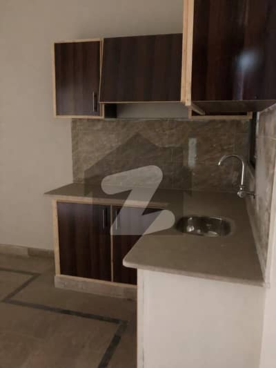 1 Bed Lounge Available For Rent